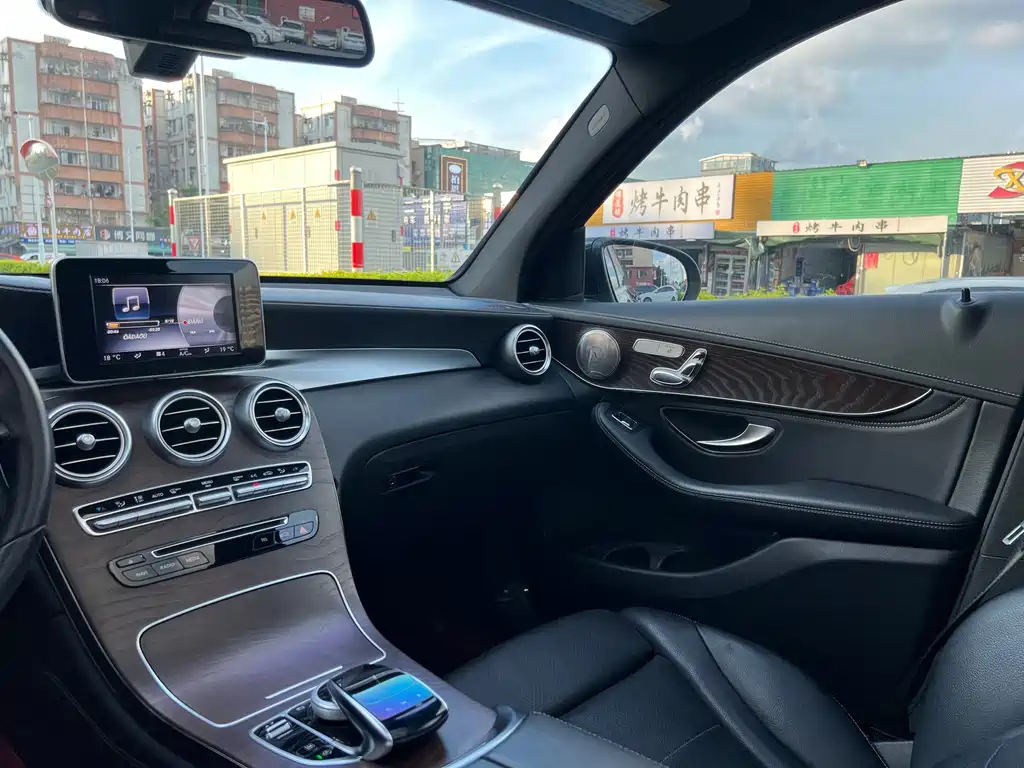Mercedes-Benz GLC 2017 — фото 24