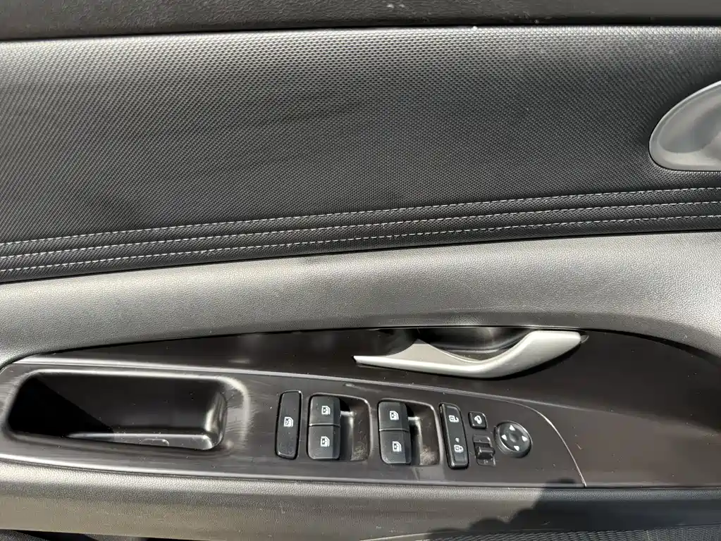 Hyundai Elantra 2023