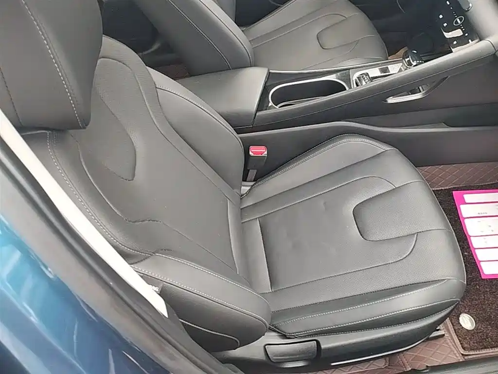 Hyundai Elantra 2022 — фото 25