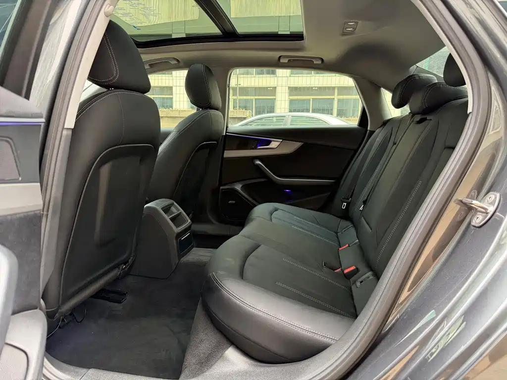 Audi A4L 2019