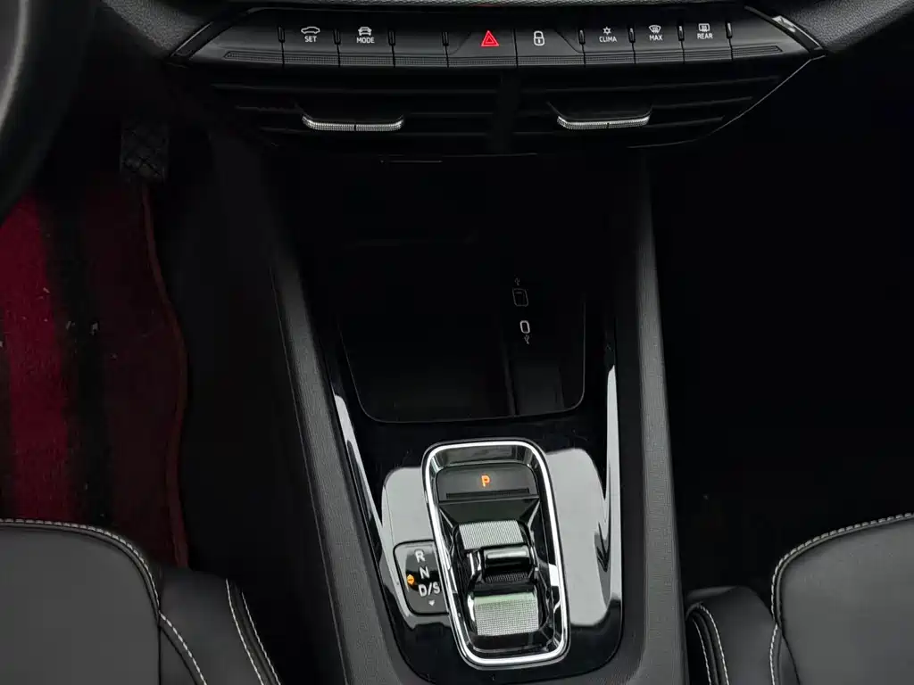 Skoda Octavia 2023 — фото 15