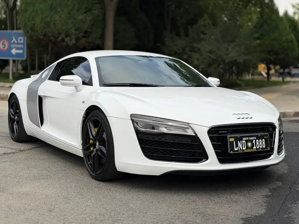 Audi R8 2015 — фото 3