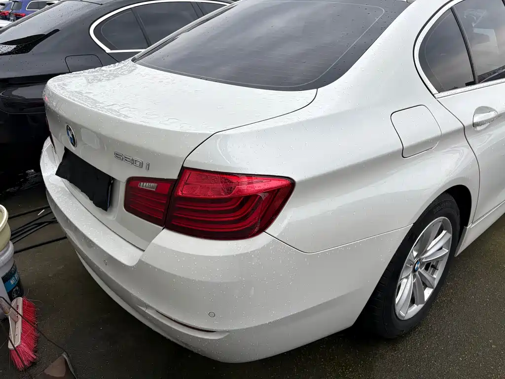 BMW 5 Series 2015 — фото 14