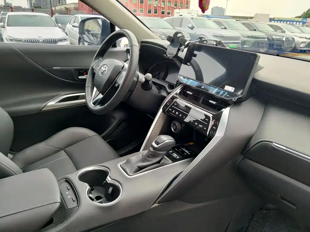 Toyota Harrier 2025 — фото 12