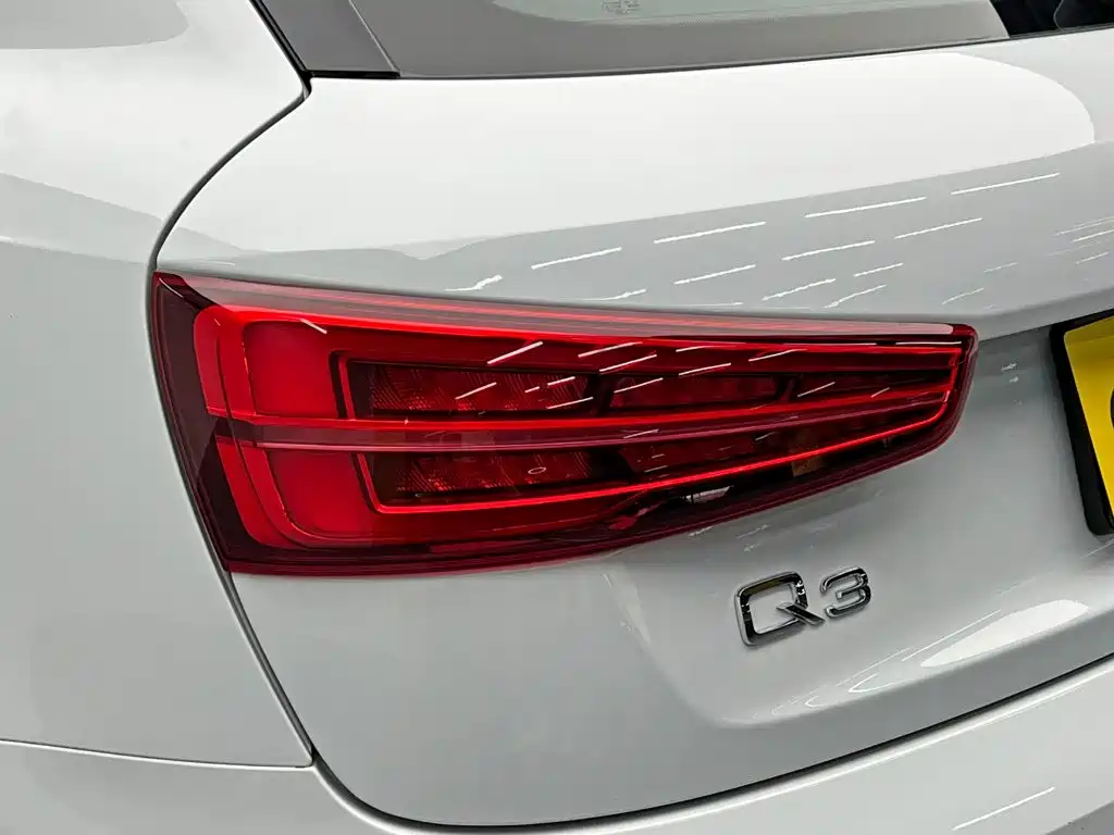 Audi Q3 2018 — фото 10