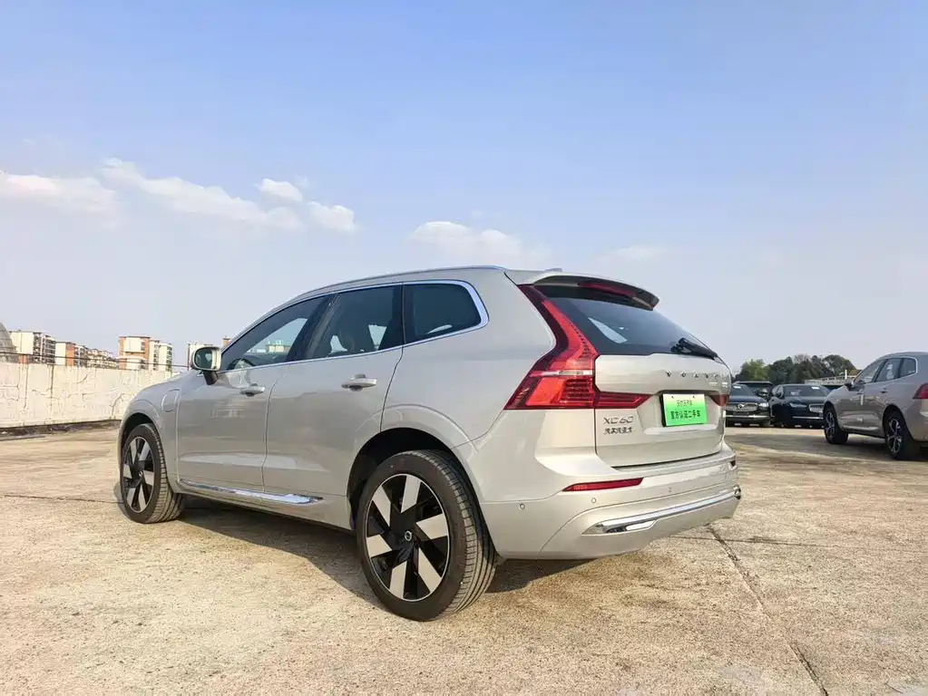 Volvo XC60 PHEV 2024