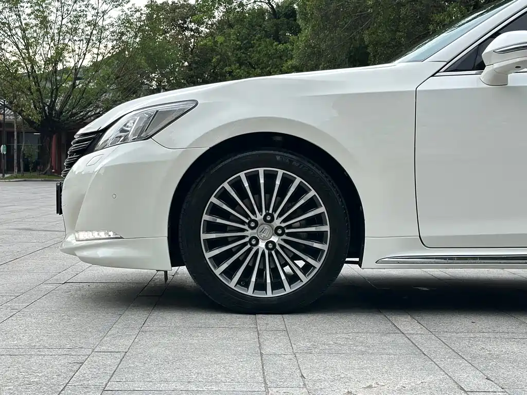 Toyota Crown 2019 — фото 12