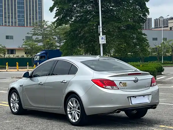Buick Majesty 2009