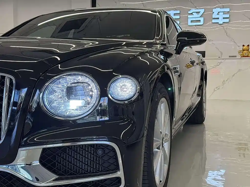 Bentley Flying Spur 2022 — фото 15