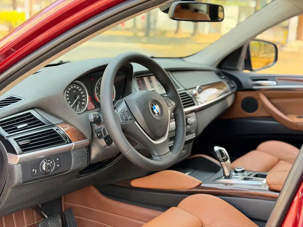 BMW X6 2012 — фото 8