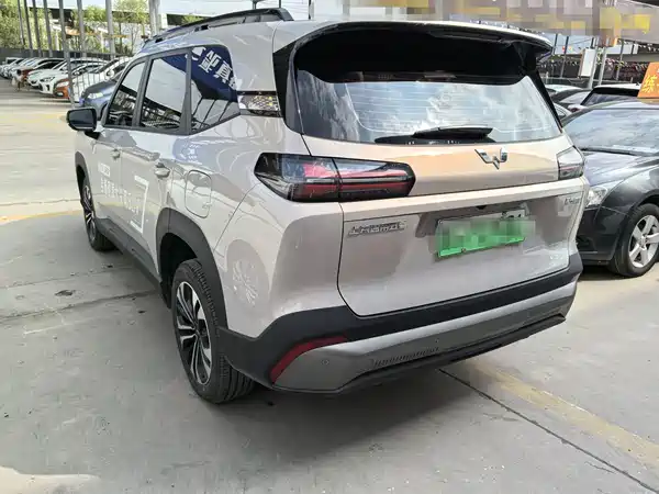Wuling Starlight 560 New Energy 2025