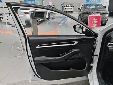 Geely Emgrand 2026