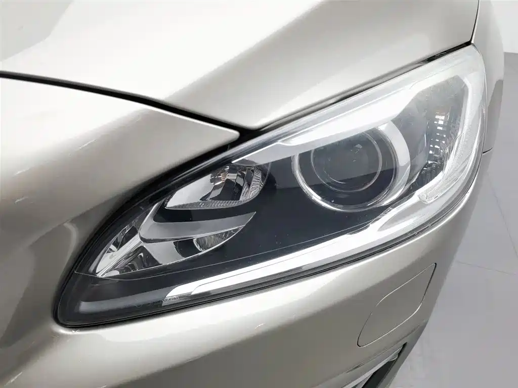 Volvo S60 2015 — фото 7