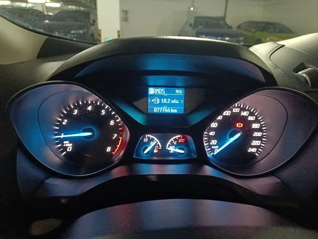 Ford Kuga 2015 — фото 4