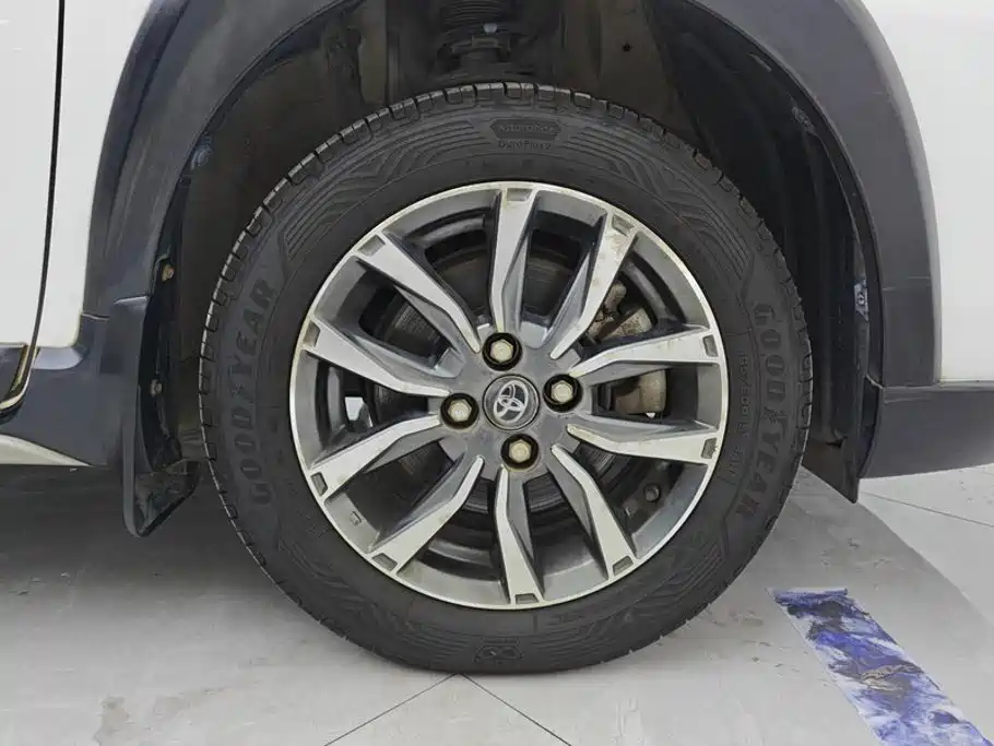 Toyota Yaris L 2021