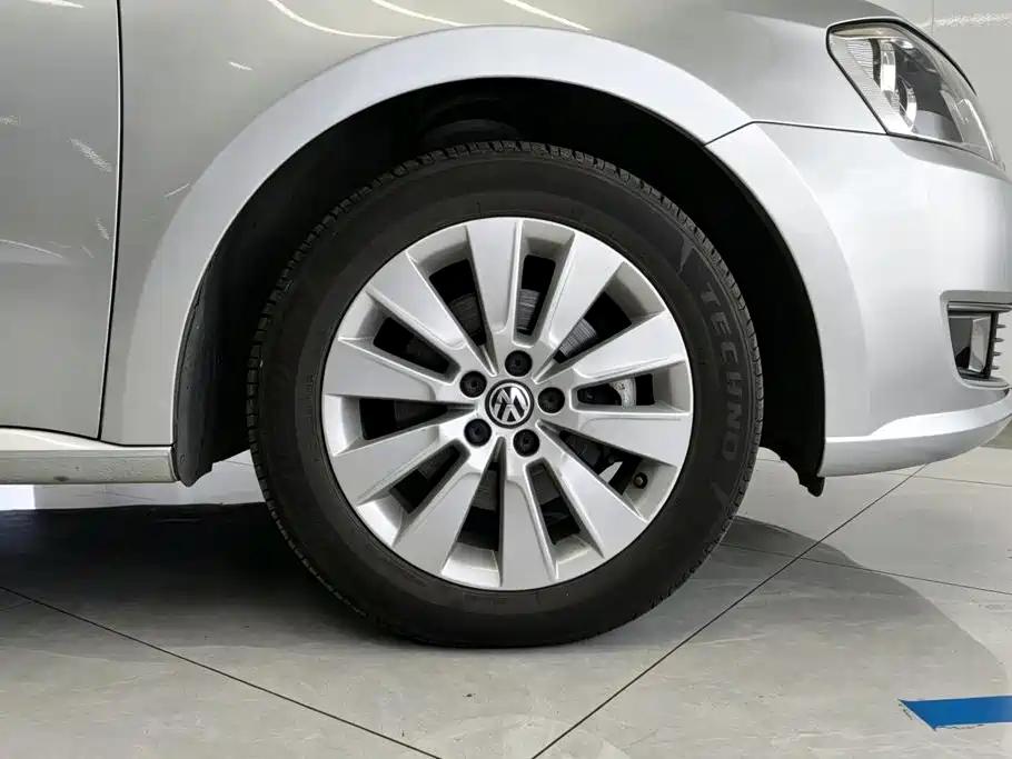 Volkswagen Lavida 2013