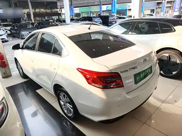 Toyota Yaris L 2020