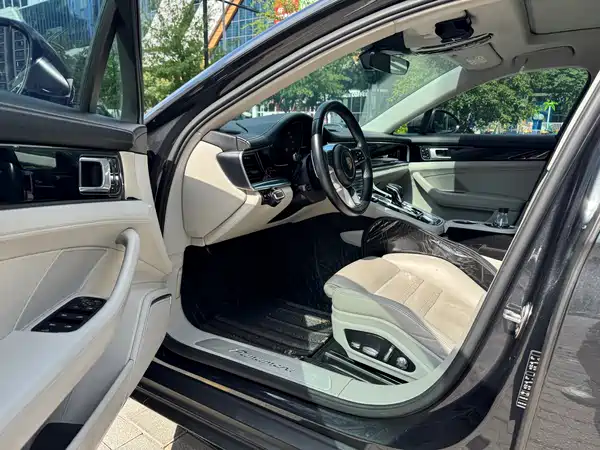 Porsche Panamera 2018