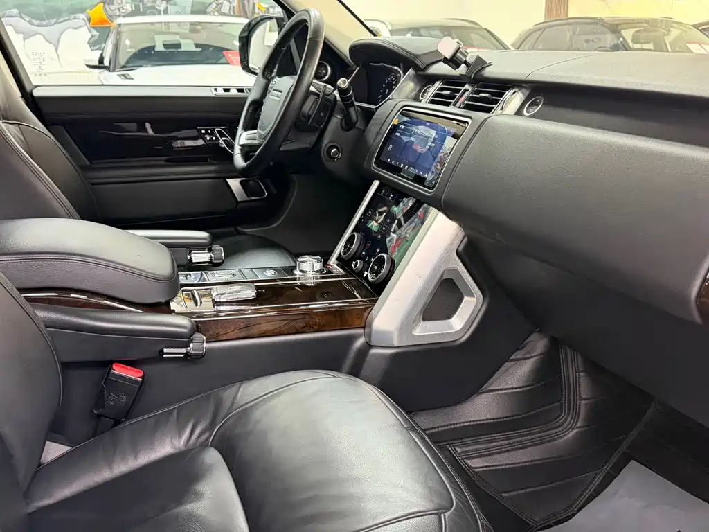Land Rover Range Rover 2020 — фото 14
