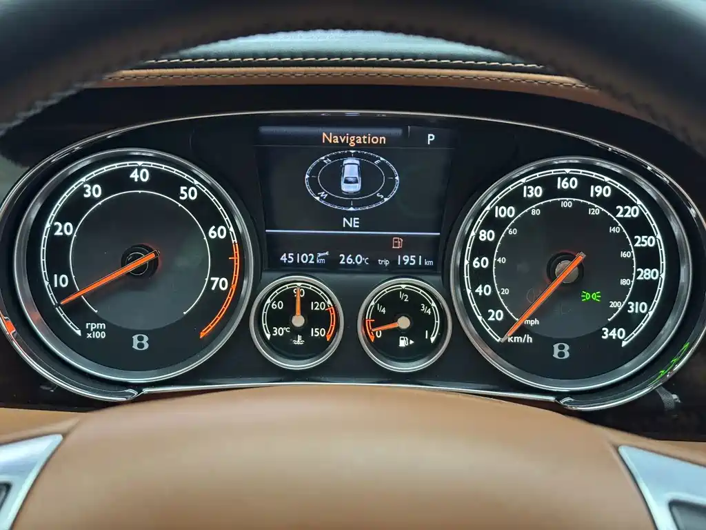 Bentley Flying Spur 2016 — фото 11