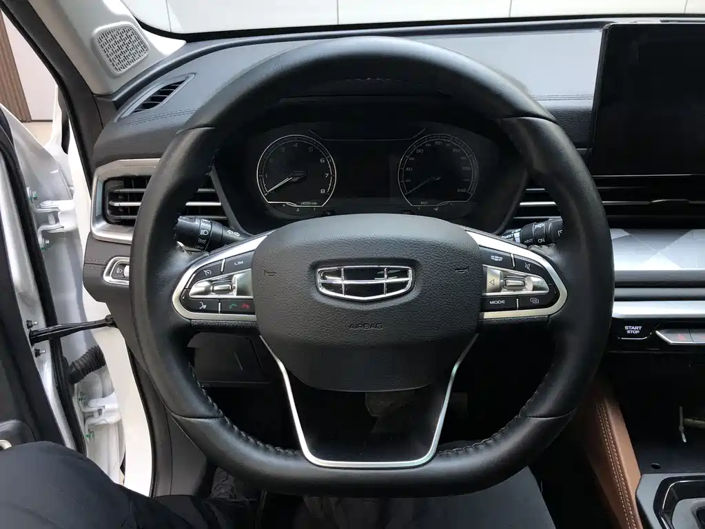 Geely Vision X6 2023 — фото 13