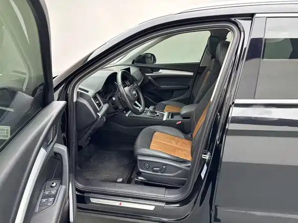 Audi Q5L 2020