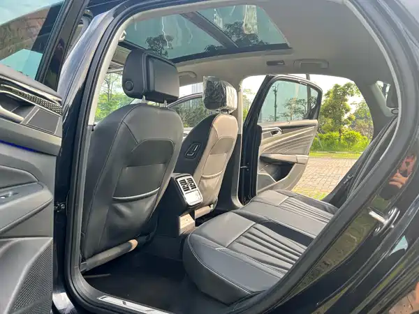 Volkswagen Passat 2023