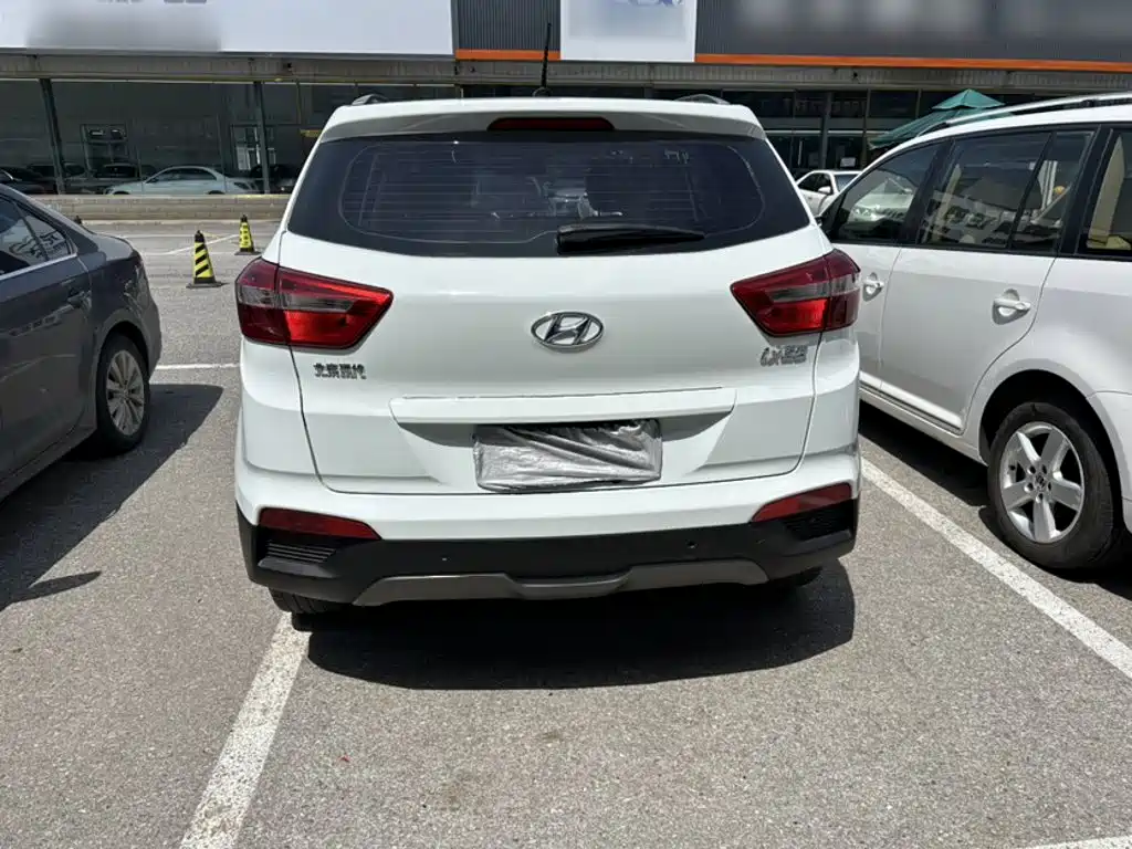 Hyundai ix25 2017 — фото 11