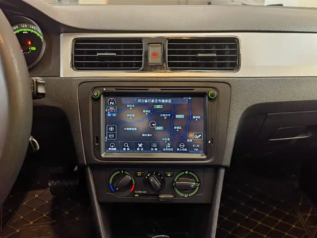 Skoda Rapid Spaceback 2018 — фото 11