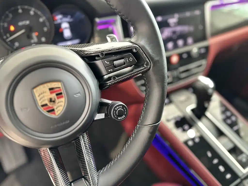 Porsche Macan 2023 — фото 13
