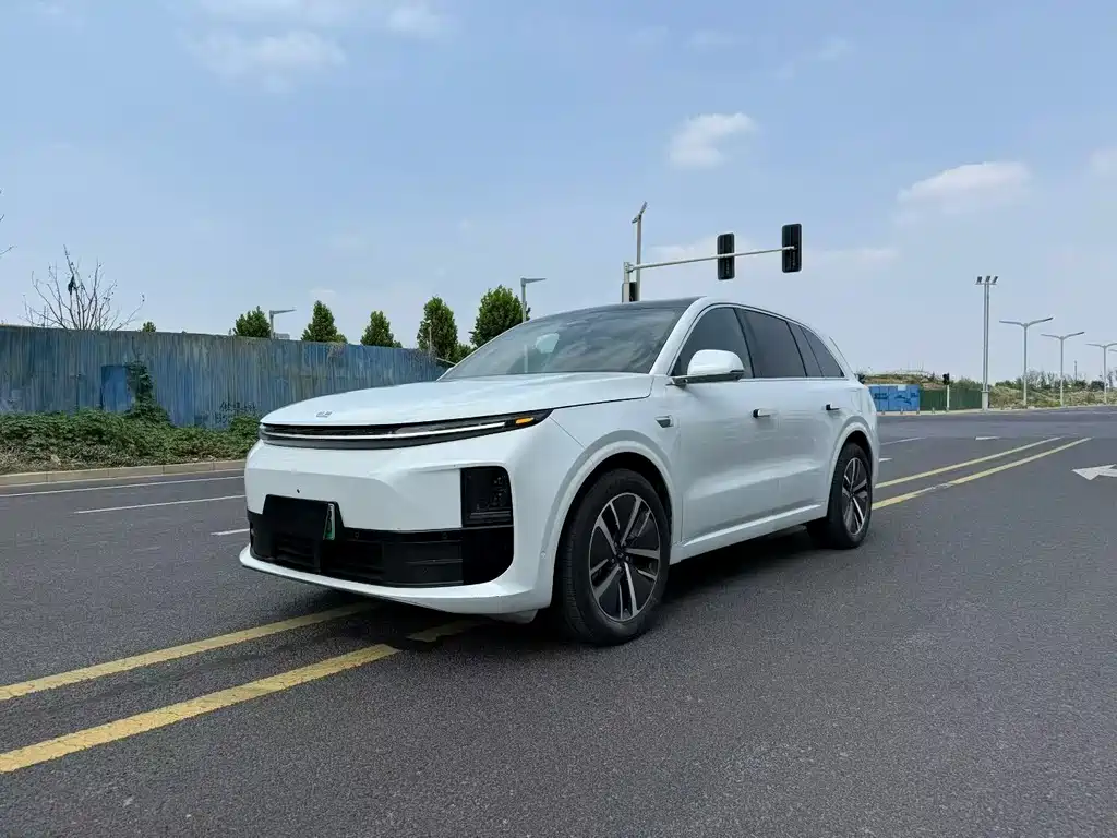 Li Auto Li L6 2025