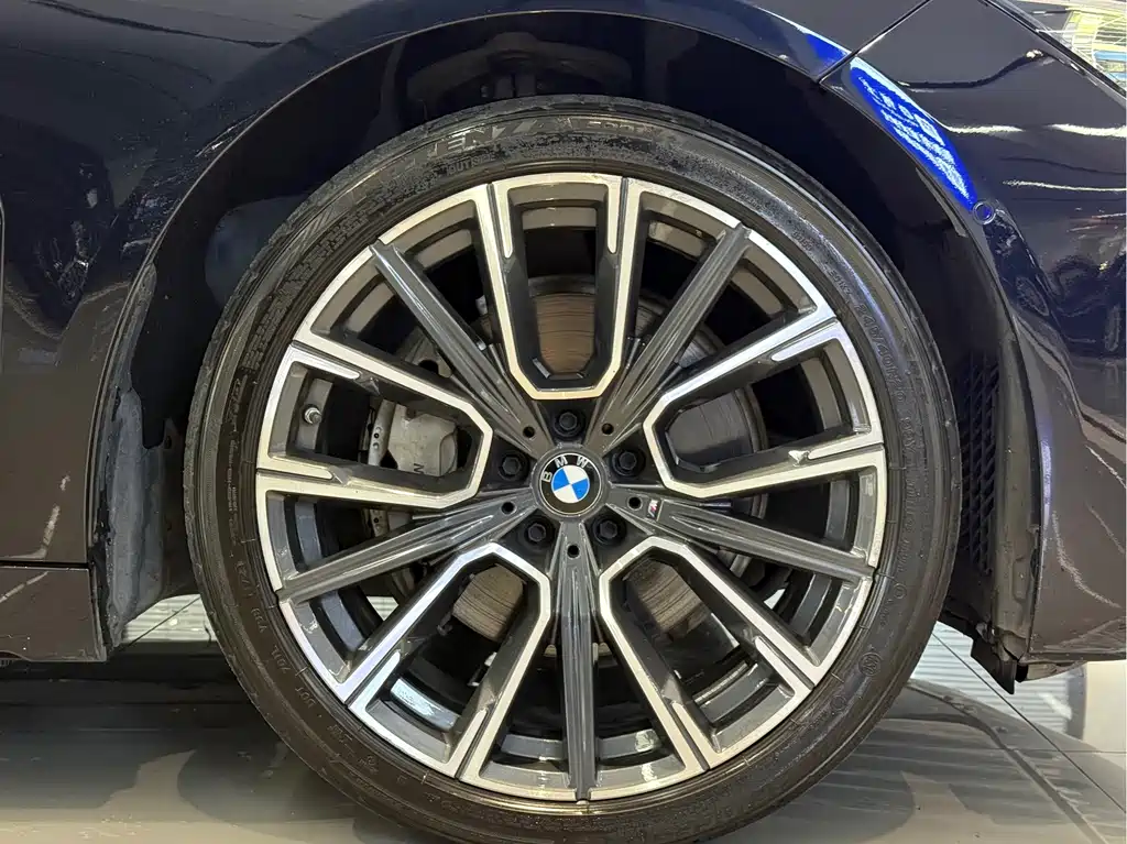 BMW 7 Series 2019 — фото 18