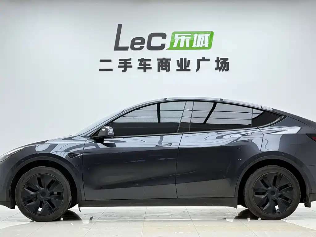 Tesla Model Y 2024 — фото 15