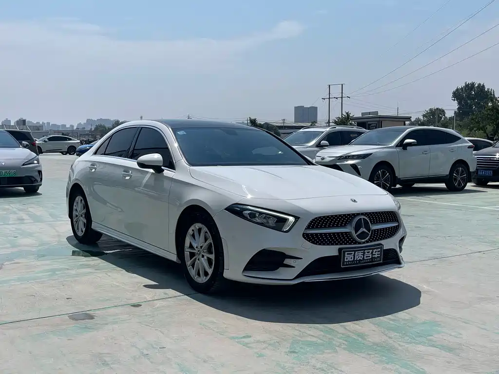Mercedes-Benz A-Class 2022 — фото 3