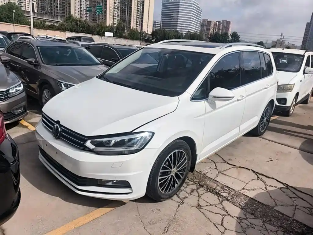 Volkswagen Touran 2016