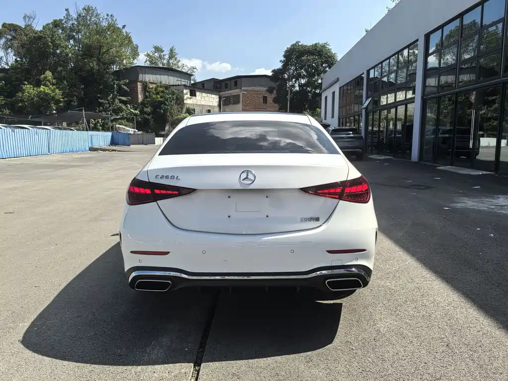 Mercedes-Benz C-Class 2024