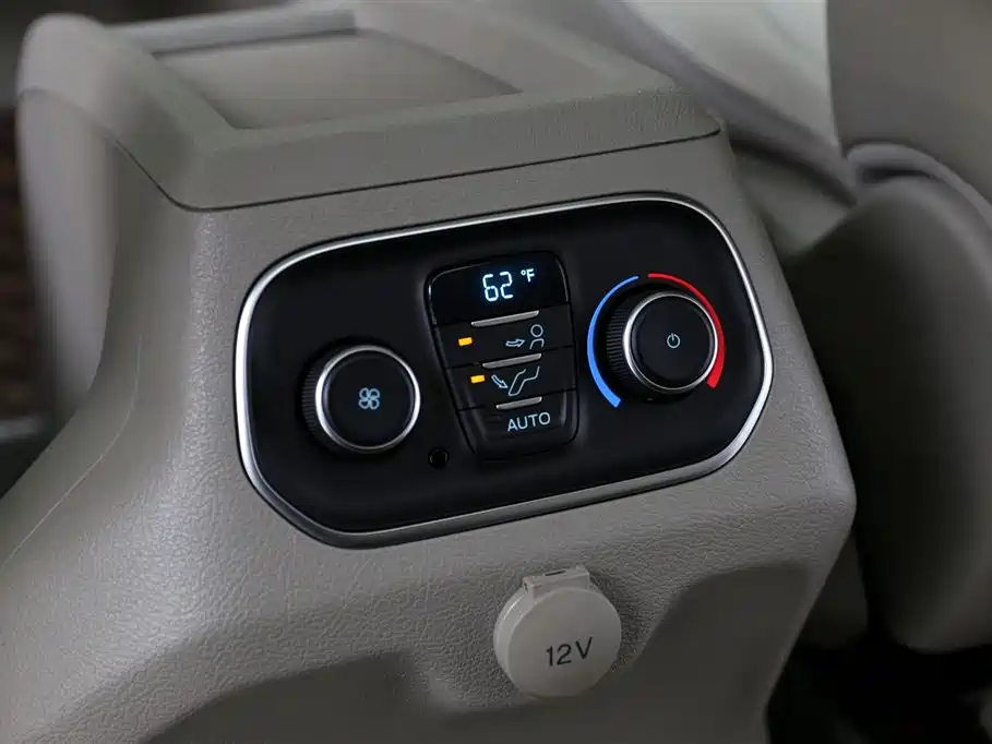 Ford Tourneo 2021 — фото 16