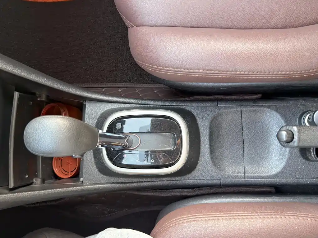 Nissan Sylphy 2018 — фото 14