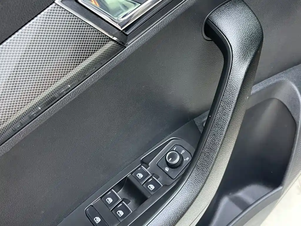 Skoda Karoq 2023 — фото 17