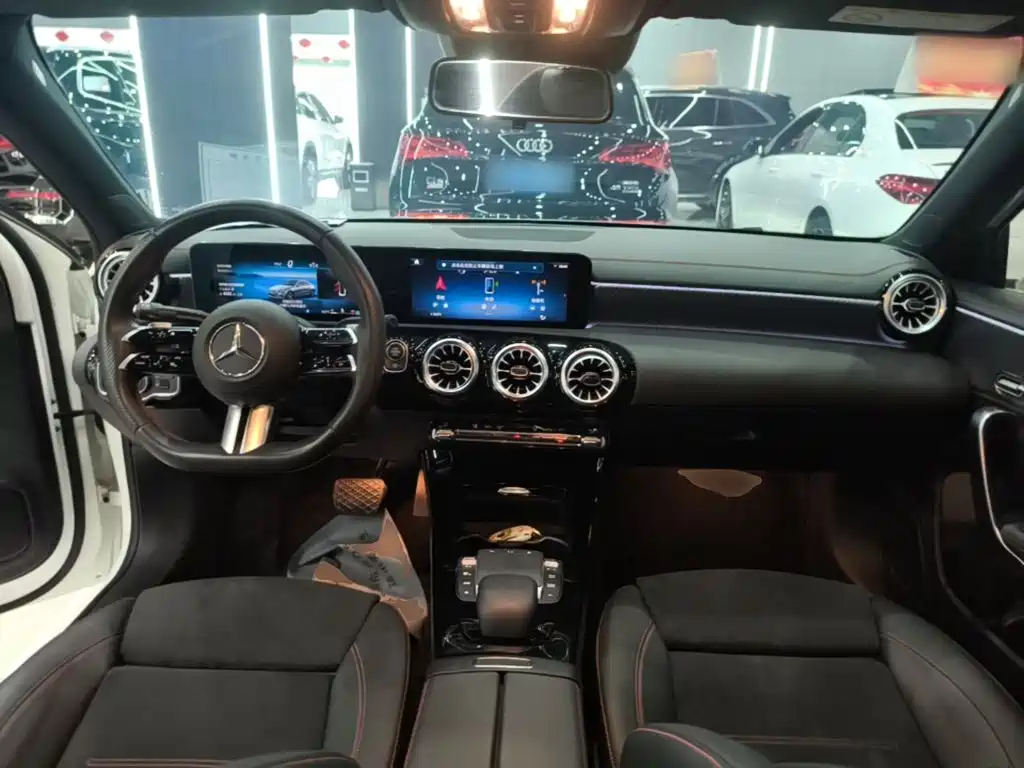 Mercedes-Benz A-Class 2023 — фото 10