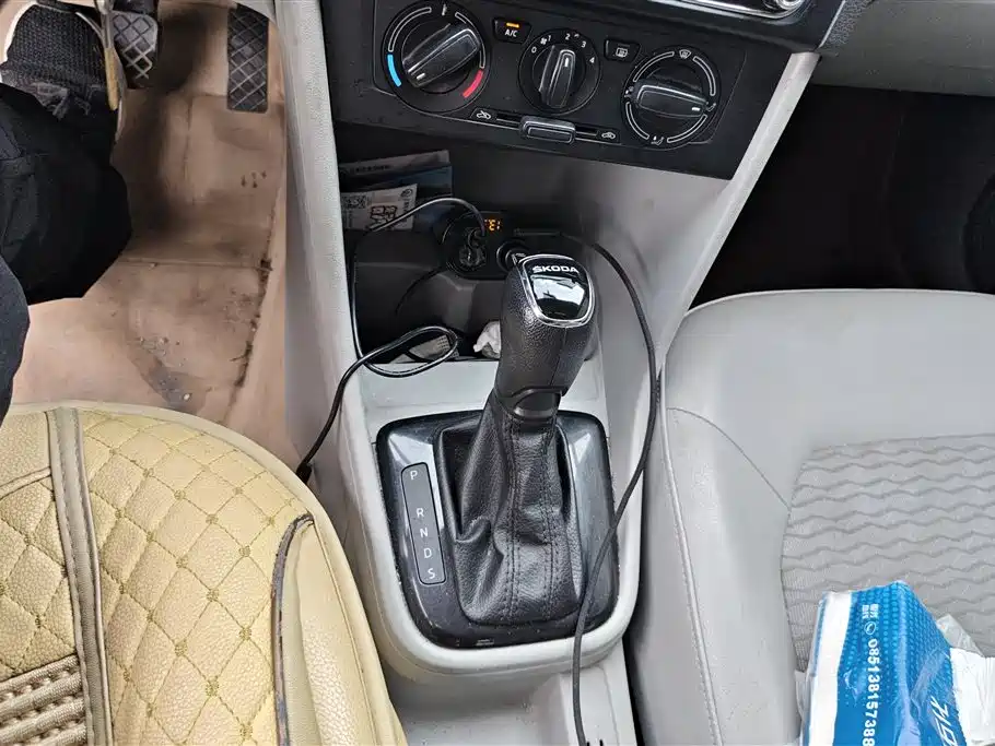 Skoda Rapid 2015 — фото 16
