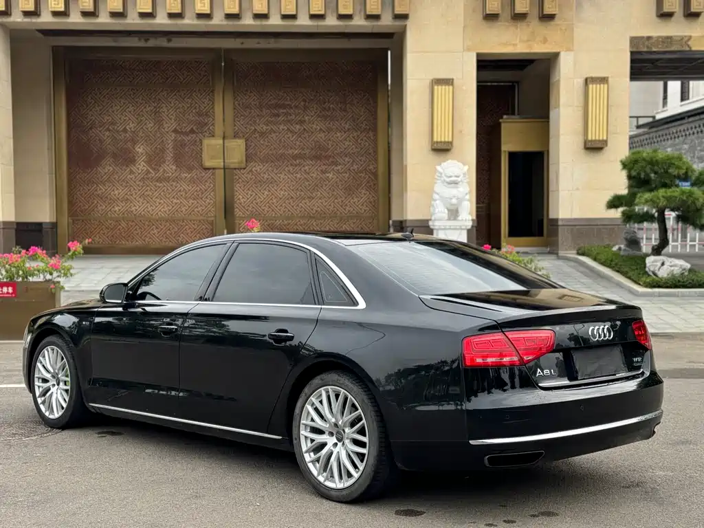 Audi A8 2014 — фото 17