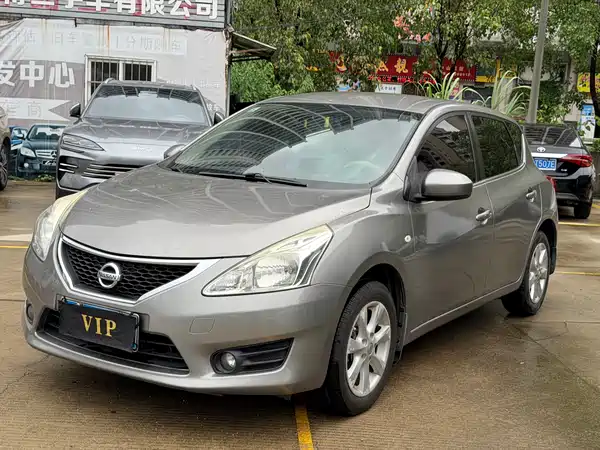 Nissan Tiida 2012