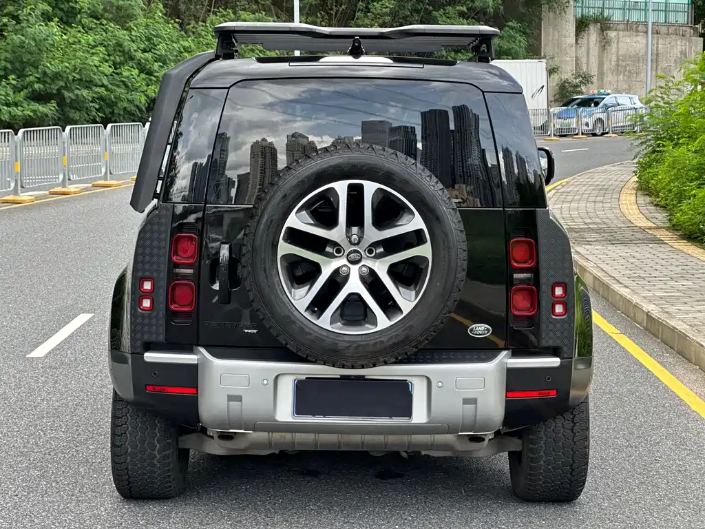 Land Rover Defender 2022 — фото 6