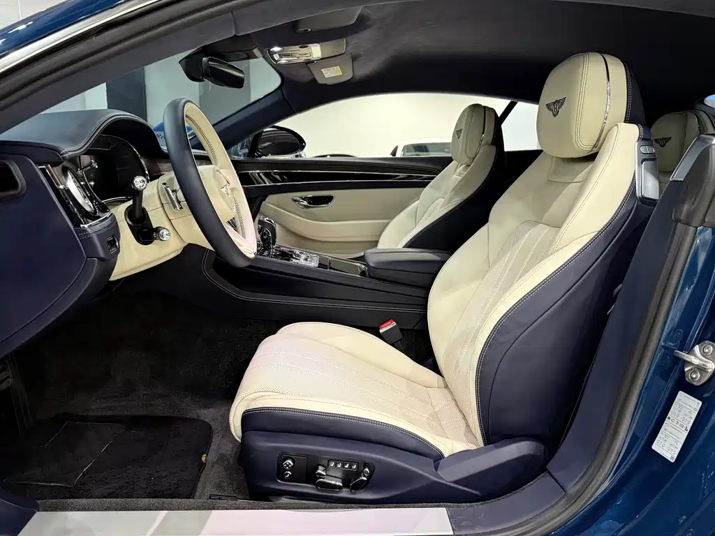 Bentley Continental 2023 — фото 18