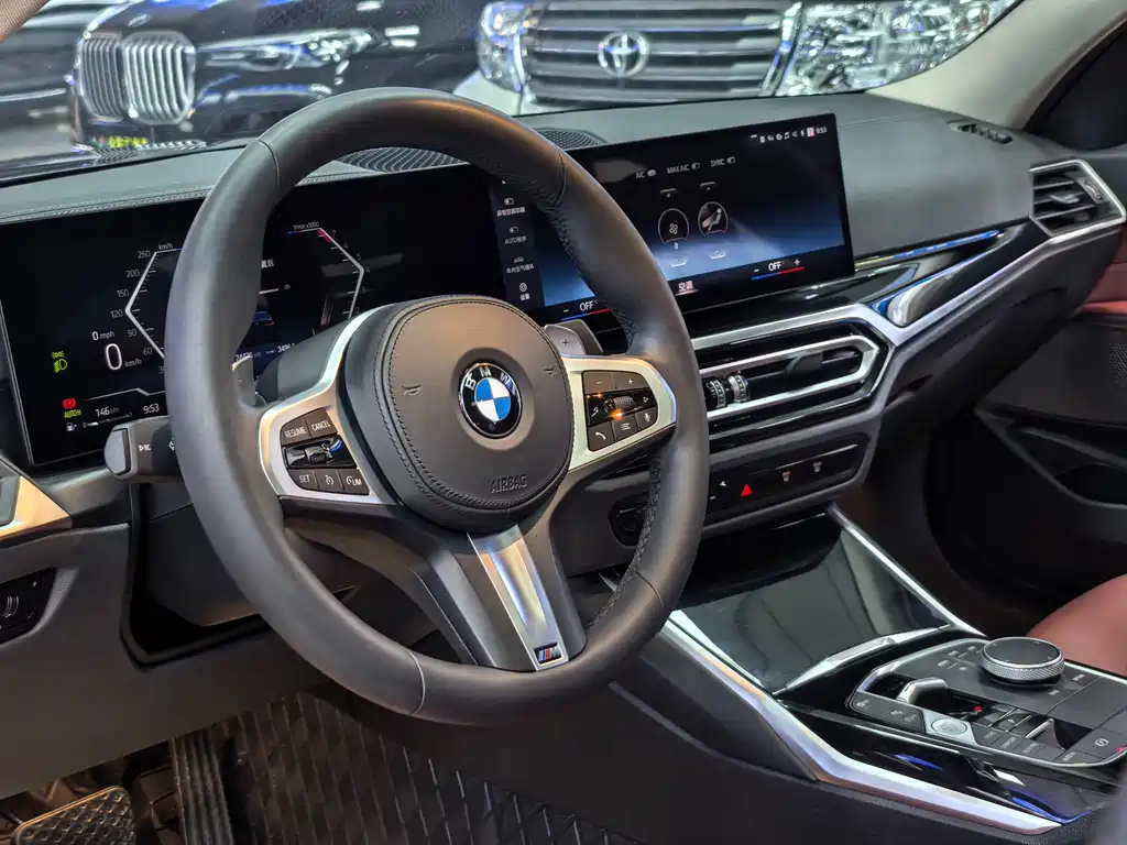 BMW 3 Series 2023 — фото 10