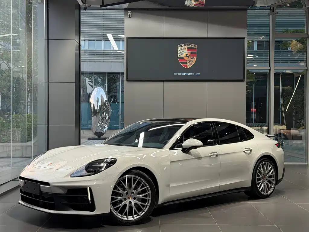 Porsche Panamera 2025
