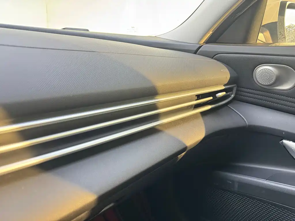Hyundai Elantra 2023 — фото 22