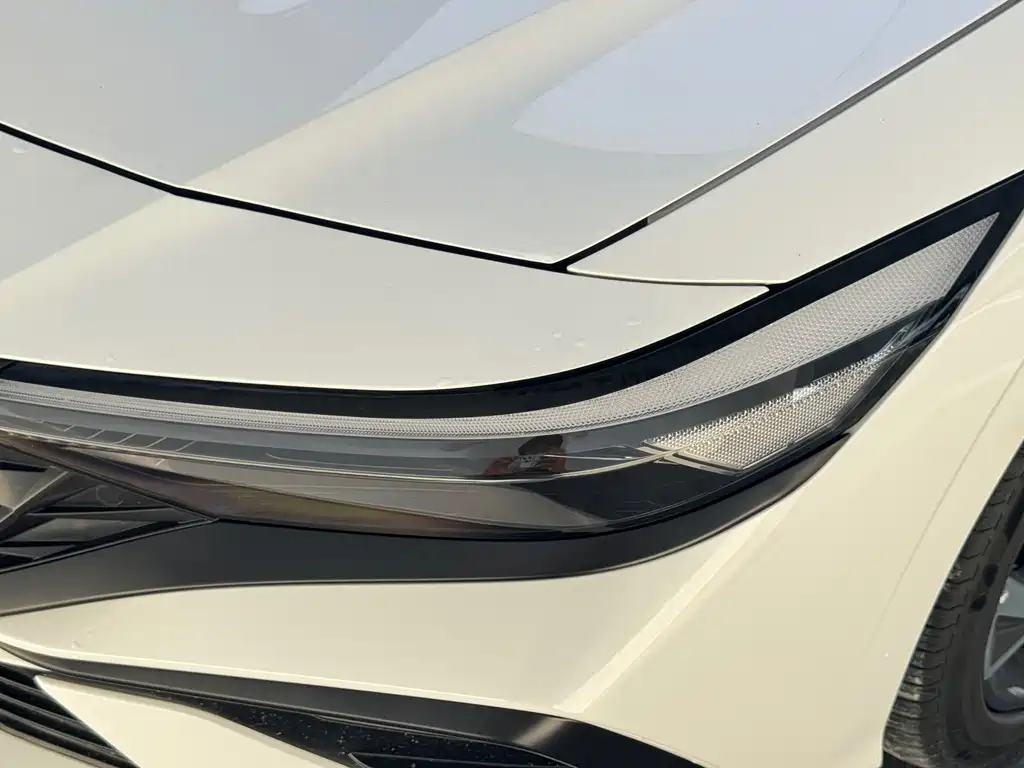 Hyundai Elantra 2023 — фото 35