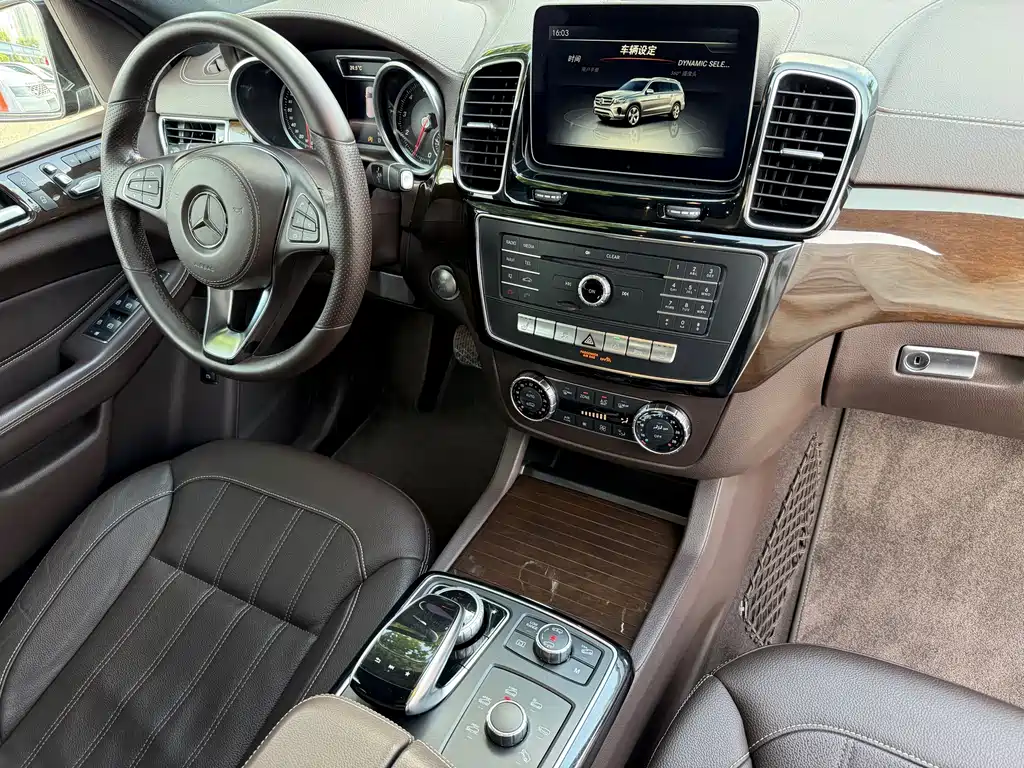 Mercedes-Benz GLS 2017 — фото 10